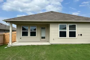 311 Darwin Pl, Lockhart, TX 78644 - Photo 26