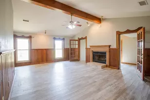 4692 S E River Rd, Martindale, TX 78655 - Photo 16