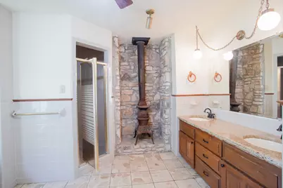 4692 SE River Road, Martindale, TX 78655 - Photo 14