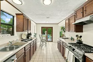 1702 E Messick Loop, Round Rock, TX 78681 - Photo 10
