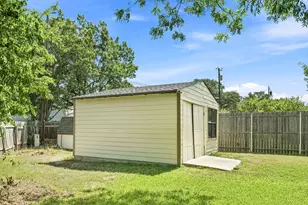 1702 E Messick Loop, Round Rock, TX 78681 - Photo 20