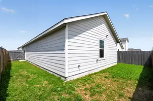 604 Marty Allen Loop, Jarrell, TX 76537 - Photo 2
