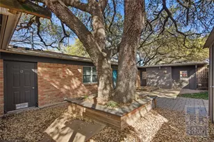 2416 S 5th St, Austin, TX 78704 - Photo 26