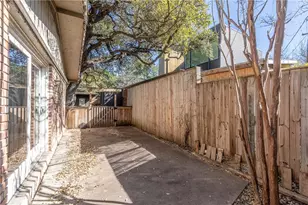 2416 S 5th St, Austin, TX 78704 - Photo 18
