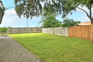 5700 Avenue G, Austin, TX 78752 - Photo 22
