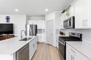 307 Wilshire Rd, San Marcos, TX 78666 - Photo 8