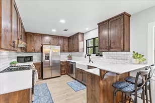 200 Rowlett Rd, Liberty Hill, TX 78642 - Photo 2