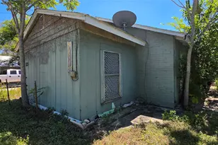 125 S Bishop St, San Marcos, TX 78666 - Photo 6