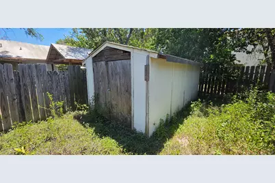 125 S Bishop Street, San Marcos, TX 78666 - Photo 4