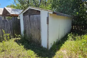 125 S Bishop St, San Marcos, TX 78666 - Photo 4