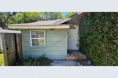 125 S Bishop Street, San Marcos, TX 78666 - Photo 2