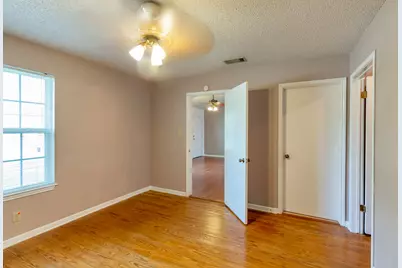 913 E 53rd 1/2 Street #B, Austin, TX 78751 - Photo 10