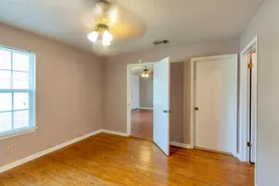 913 E 53rd 1/2 St, Austin, TX 78751 - Photo 10