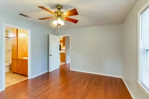 913 E 53rd 1/2 St, Austin, TX 78751 - Photo 14