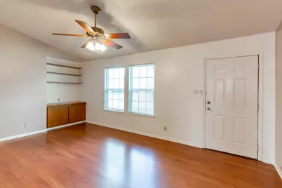 913 E 53rd 1/2 Street #B, Austin, TX 78751 - Photo 4