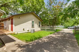 913 E 53rd 1/2 St, Austin, TX 78751 - Photo 18