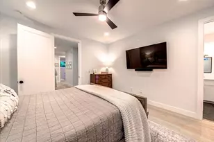 916 E 50th St, Austin, TX 78751 - Photo 20