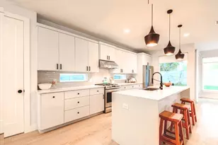 916 E 50th St, Austin, TX 78751 - Photo 6
