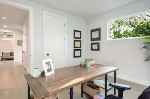 916 E 50th St, Austin, TX 78751 - Photo 26