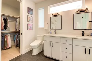 916 E 50th St, Austin, TX 78751 - Photo 24