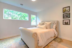 916 E 50th St, Austin, TX 78751 - Photo 30