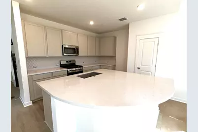 504 Bloomington Loop, Hutto, TX 78634 - Photo 4