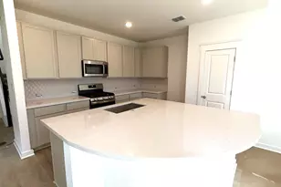 504 Bloomington Loop, Hutto, TX 78634 - Photo 4