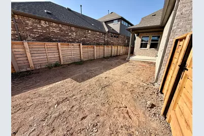 504 Bloomington Loop, Hutto, TX 78634 - Photo 22