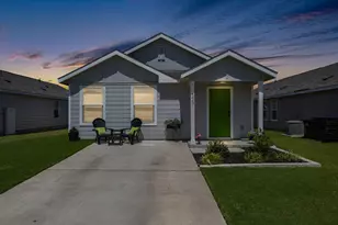 129 Jack Browning Dr, Jarrell, TX 76537 - Photo 2