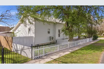 709 Hill Street, Bastrop, TX 78602 - Photo 32