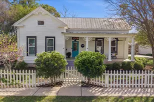 709 Hill St, Bastrop, TX 78602 - Photo 2