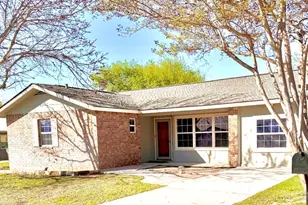 606 Mildred St, Burnet, TX 78611 - Photo 1