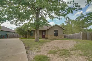 324 Kaanapali Ln, Bastrop, TX 78602 - Photo 1