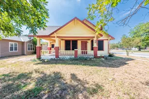 802 E Crockett St, Luling, TX 78648 - Photo 1