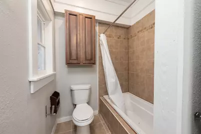 802 E Crockett Street, Luling, TX 78648 - Photo 20