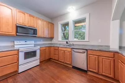 802 E Crockett Street, Luling, TX 78648 - Photo 12