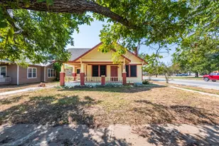 802 E Crockett St, Luling, TX 78648 - Photo 32