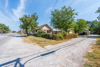 802 E Crockett Street, Luling, TX 78648 - Photo 28