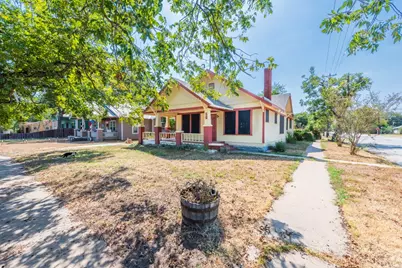 802 E Crockett Street, Luling, TX 78648 - Photo 2
