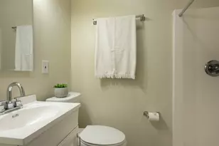 1200 E 11th St, Austin, TX 78702 - Photo 14
