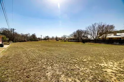 2009 Woodway Court, Fredericksburg, TX 78624 - Photo 2