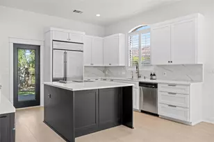 11 Treehaven Ln, The Hills, TX 78738 - Photo 10