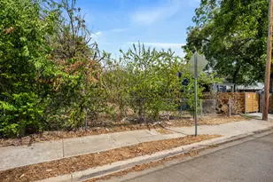 1906 E 2nd St, Austin, TX 78702 - Photo 34