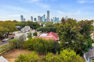 1906 E 2nd St, Austin, TX 78702 - Photo 4