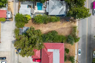 1906 E 2nd St, Austin, TX 78702 - Photo 10