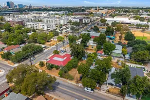 1906 E 2nd St, Austin, TX 78702 - Photo 14