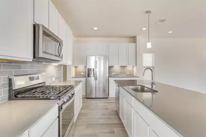 9100 Garnet Drive, Austin, TX 78729 - Photo 6