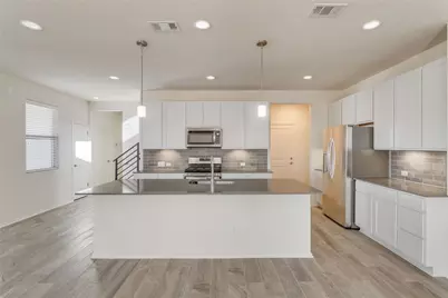 9100 Garnet Drive, Austin, TX 78729 - Photo 4