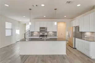 9100 Garnet Dr, Austin, TX 78729 - Photo 4