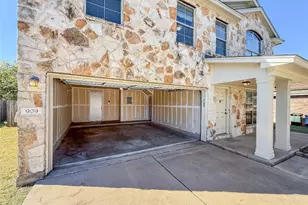 909 Remington Dr, Leander, TX 78641 - Photo 2